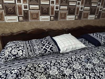 Two single bed with two single mattresses ,no price for Mattresses