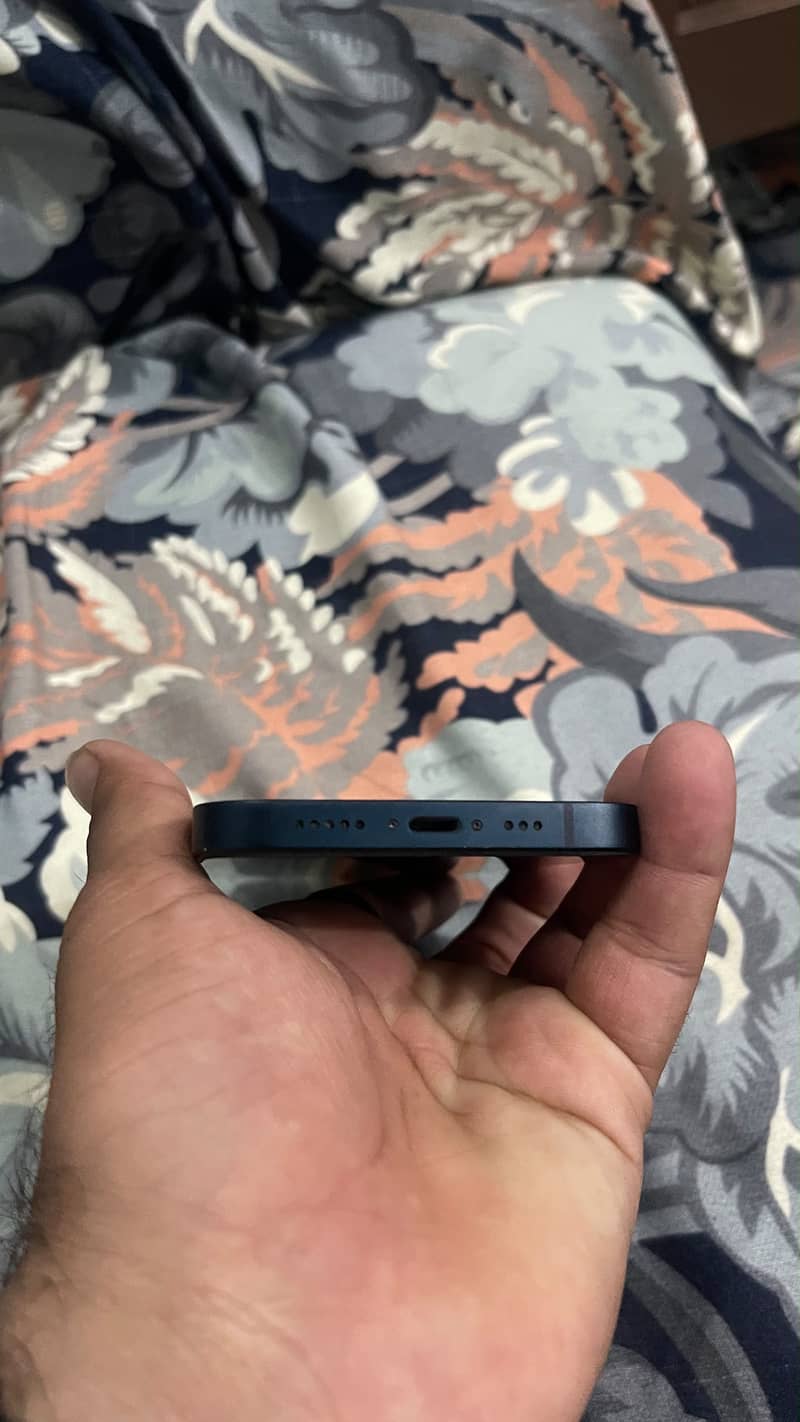 Apple iPhone 13 1