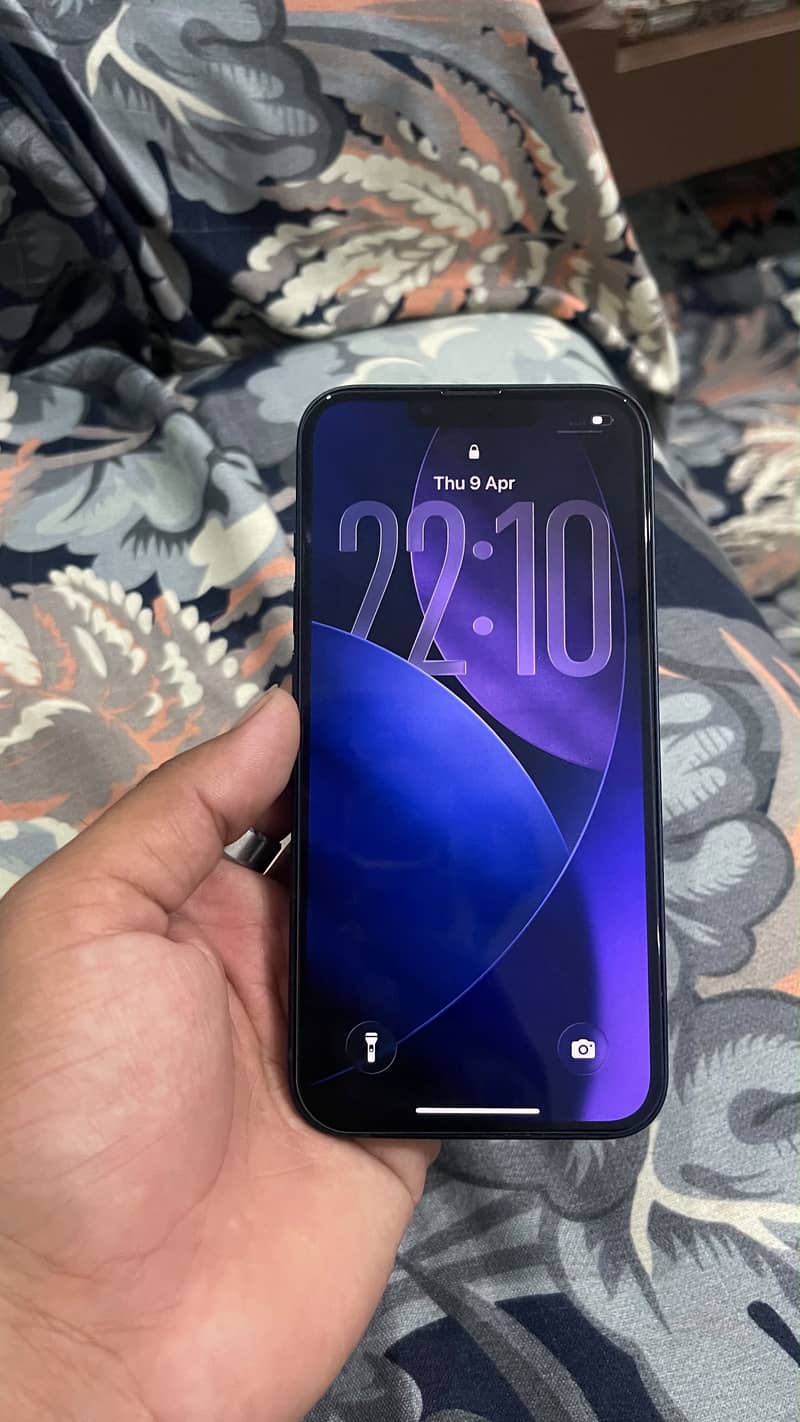 Apple iPhone 13 2