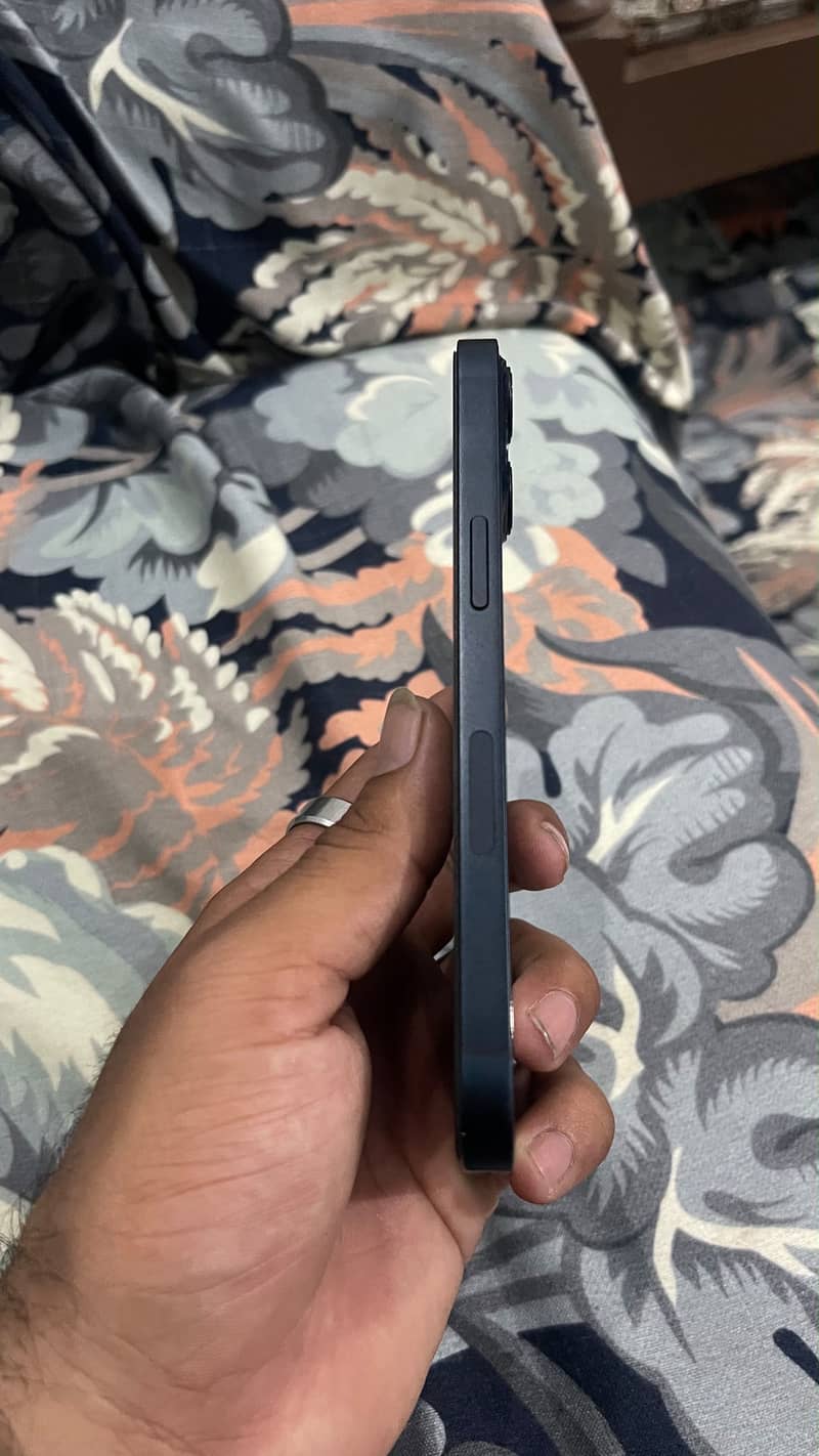 Apple iPhone 13 3
