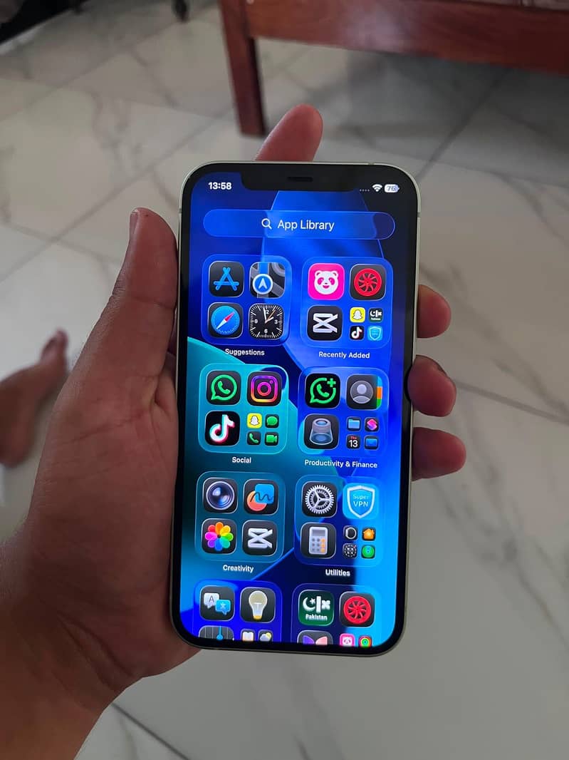 Apple iPhone 12 1