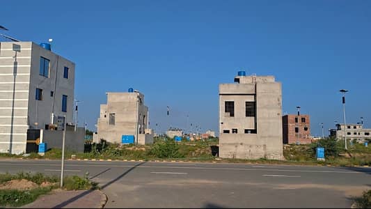 5 Marla Prime location Plot For Sale In C Block LDA CITY