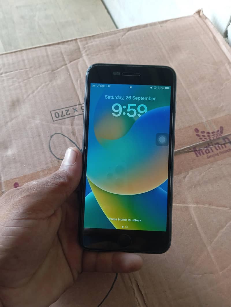 Apple iPhone 8 Plus 1