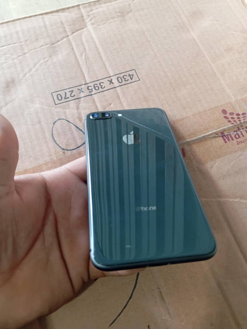 Apple iPhone 8 Plus 7