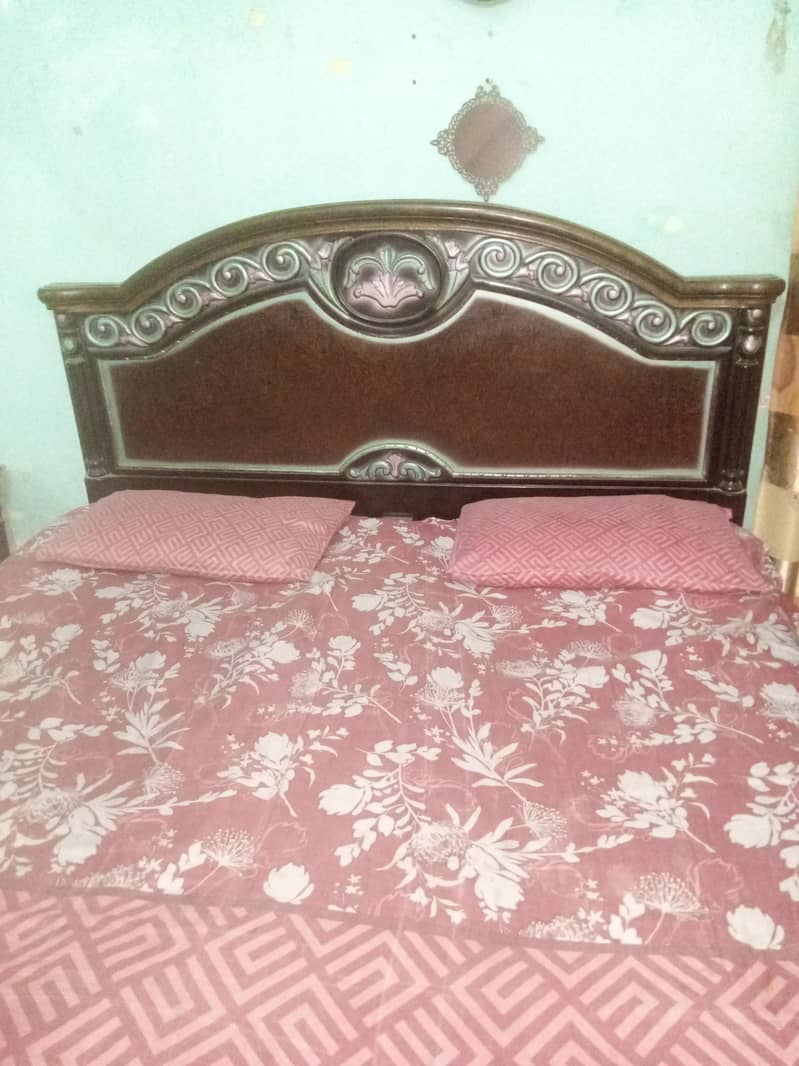 Double Bed and Dressing Table 3