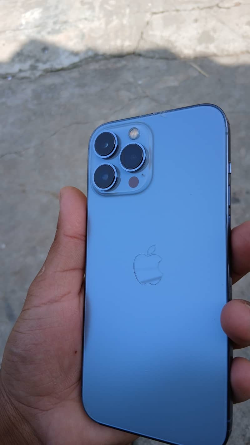 Apple iPhone 13 Pro Max 3