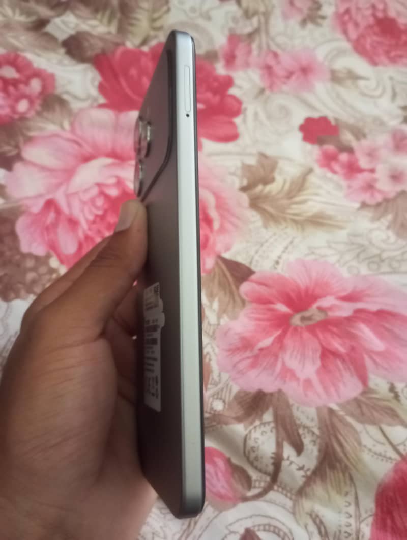 Tecno Spark 40 1