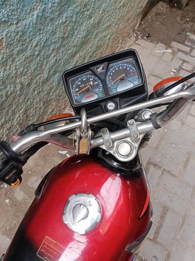 Honda 125 with original Tanki tappe