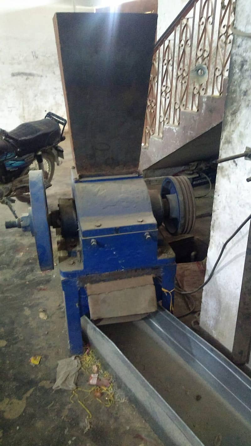 CRUSHER MACHINE 0