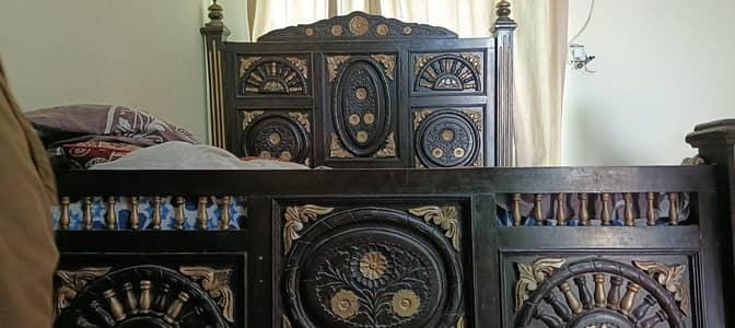 bed for sale , pia housing society, pia road Johar town Lahore