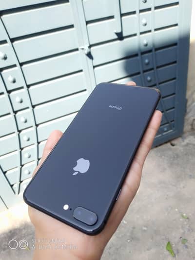Apple iPhone 8 Plus total ganiune