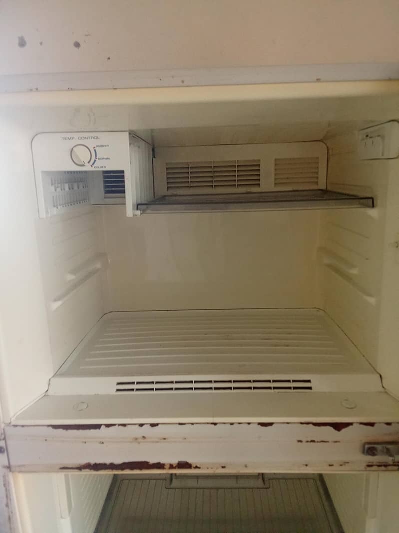 refrigerator 0