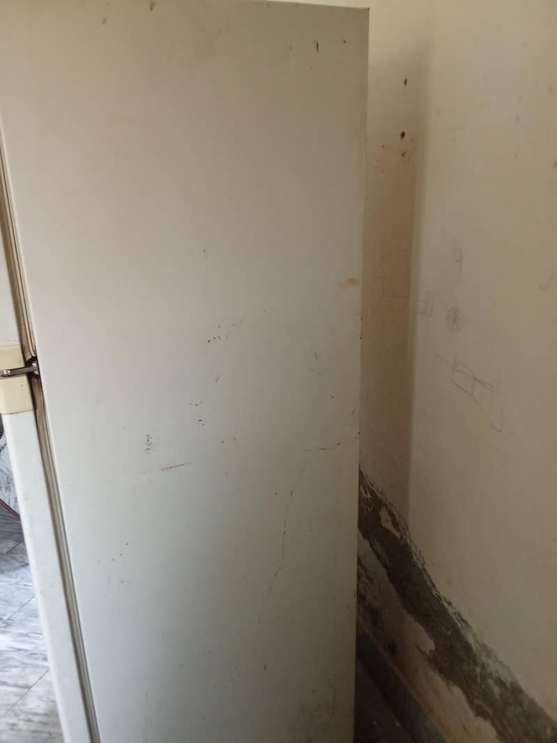 refrigerator 4