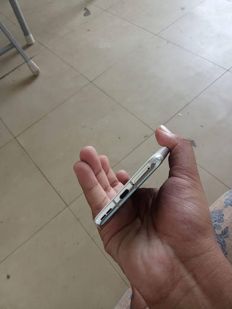 One Plus 10 Pro 6