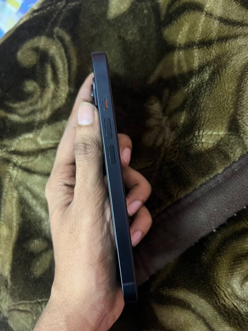 Apple iPhone 14 2