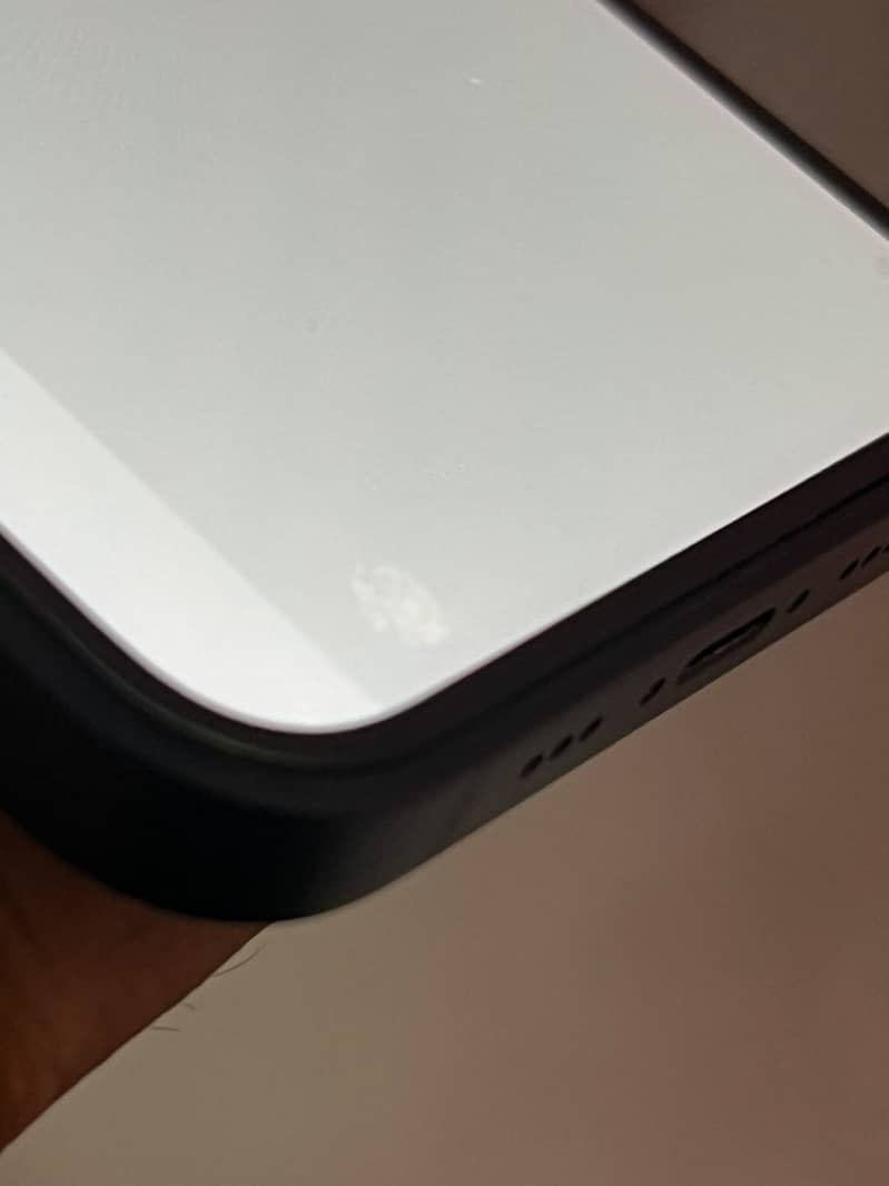 Apple iPhone 14 3