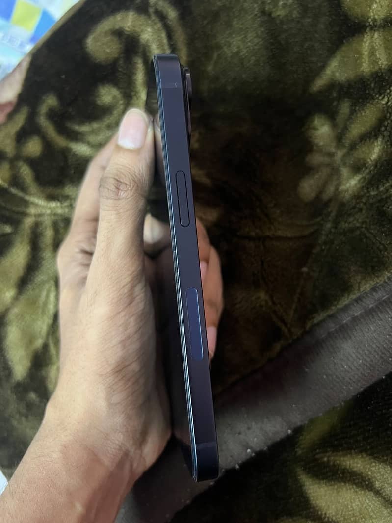 Apple iPhone 14 5