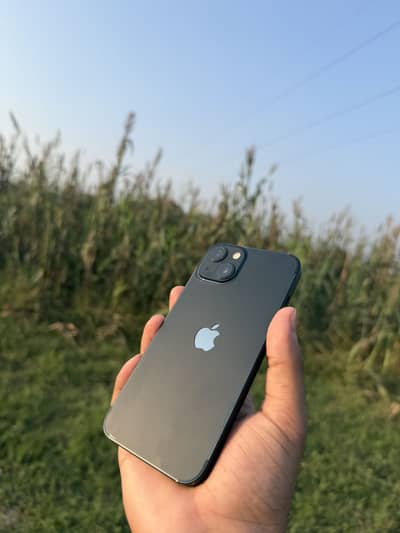 Apple iPhone 13