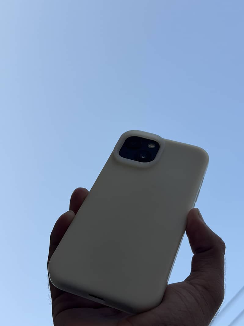 Apple iPhone 13 8