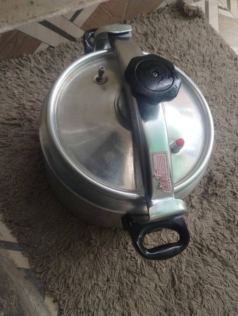 pressure cooker 1