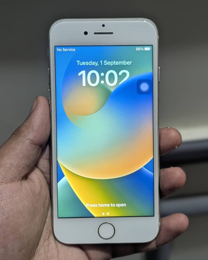 Apple iPhone 8 1