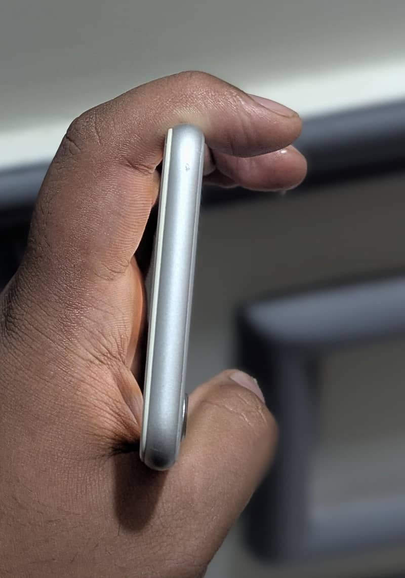 Apple iPhone 8 3