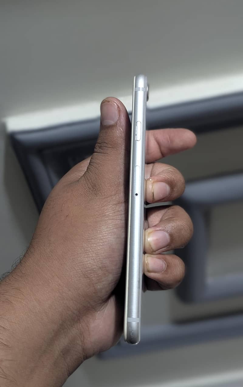 Apple iPhone 8 4