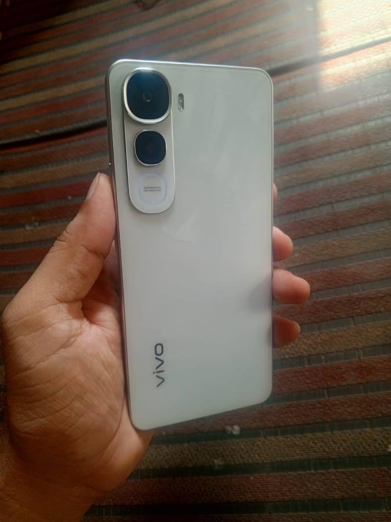 Vivo Y400 7