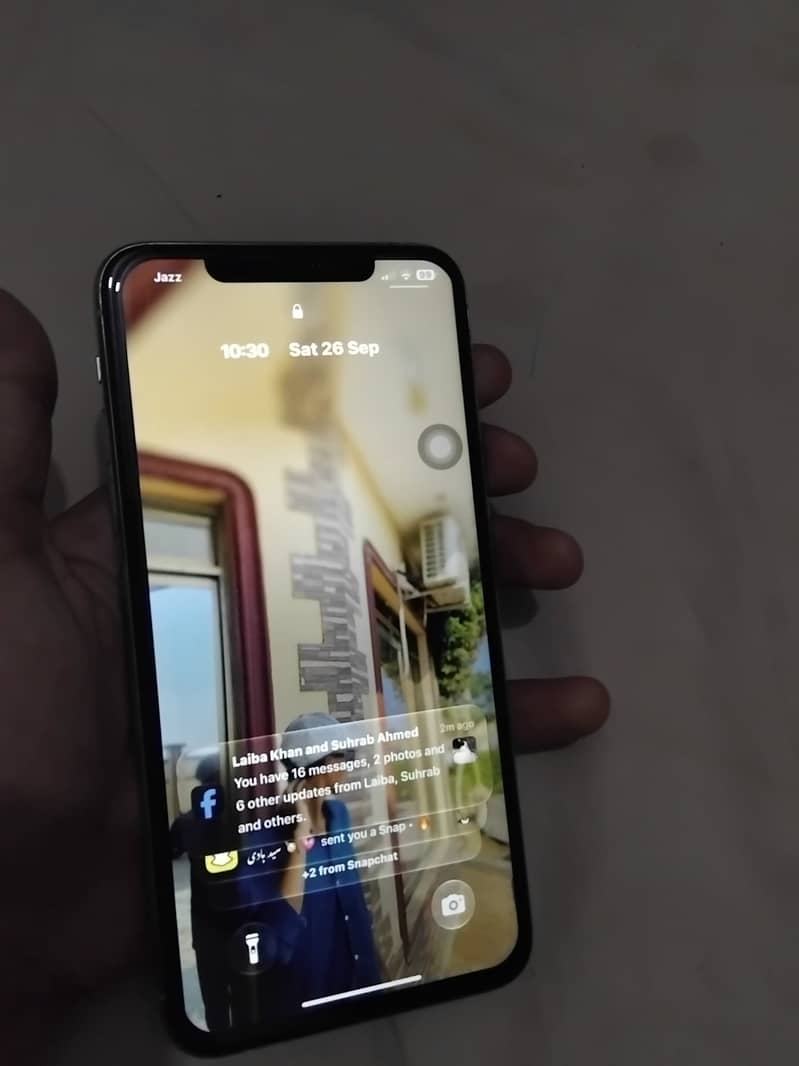 Apple iPhone 11 Pro Max 2
