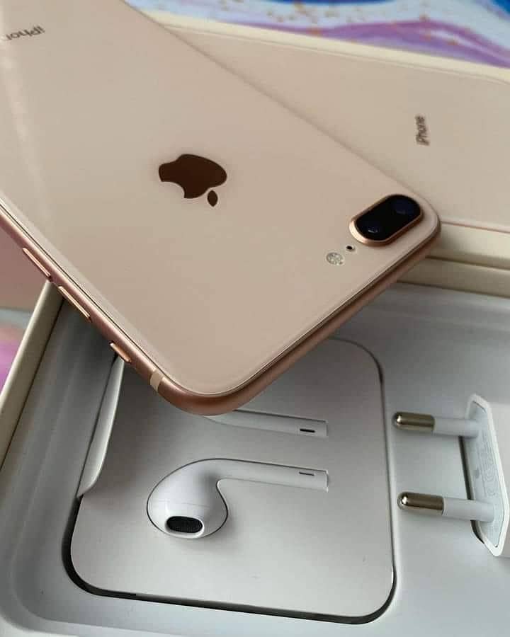 Apple iPhone 8 Plus 3