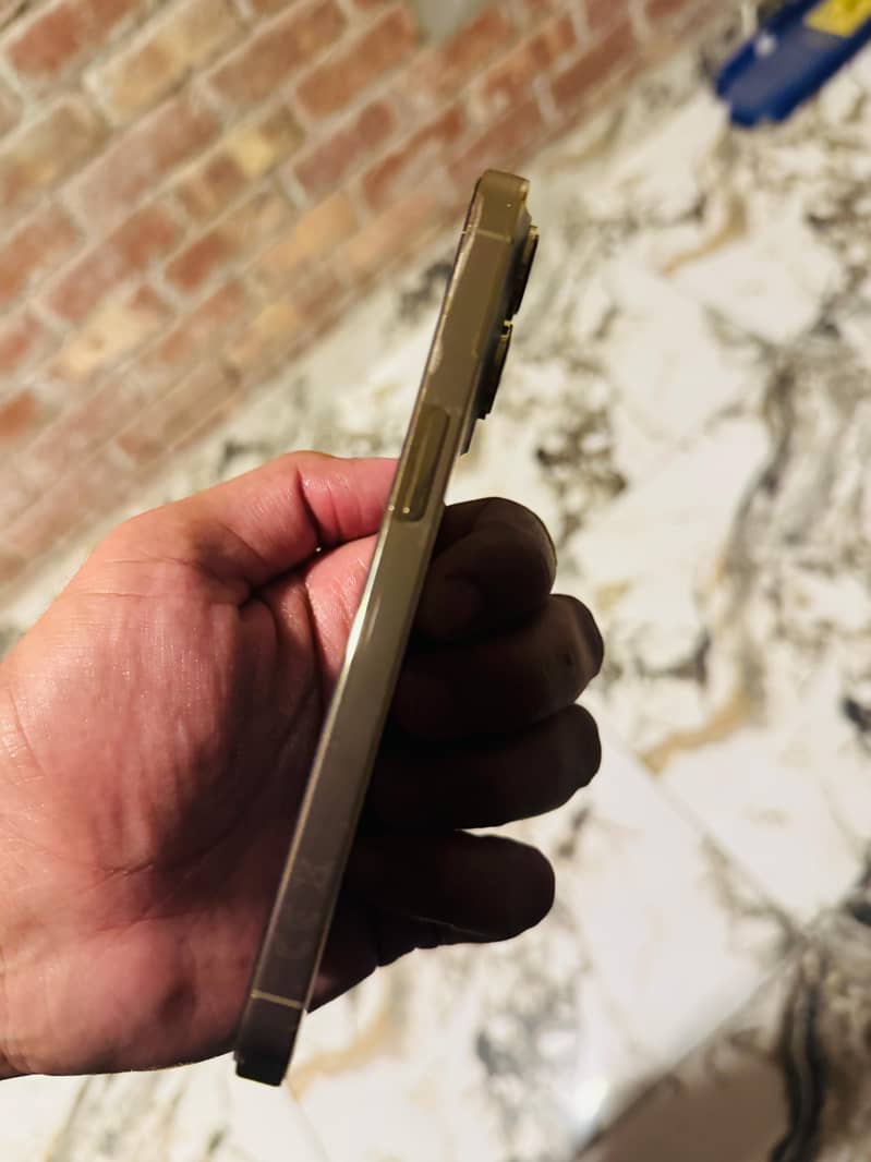 Apple iPhone 13 Pro 8