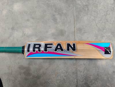 beautiful English willow cricket gear