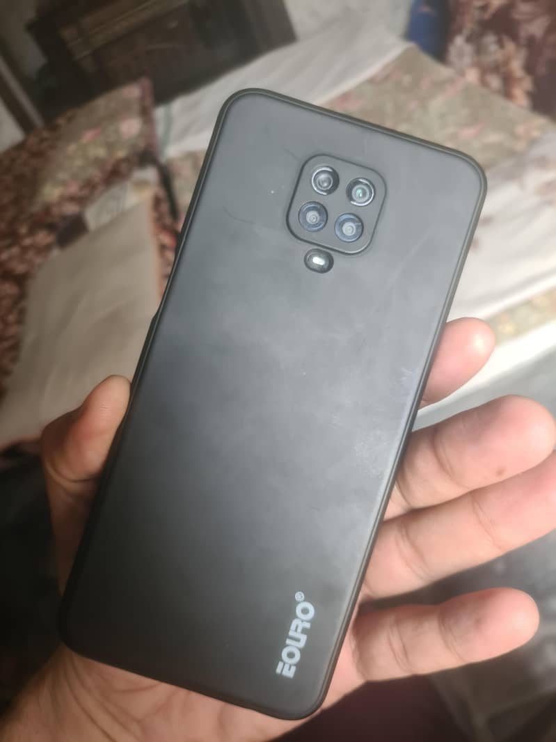 Xiaomi Redmi Note 9S 4