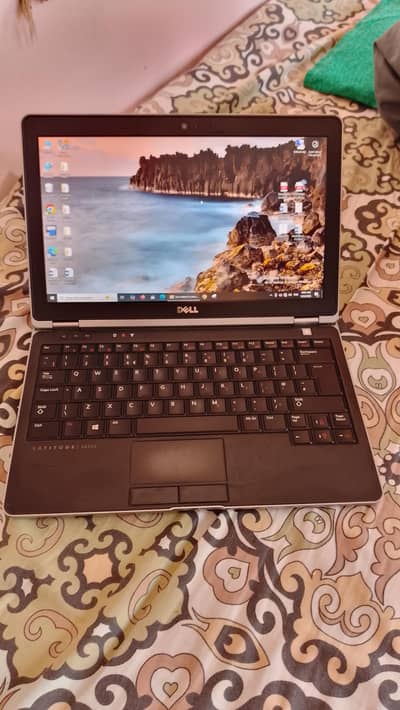 Dell Laptop for sale, 10/10 condition, Discounts available.