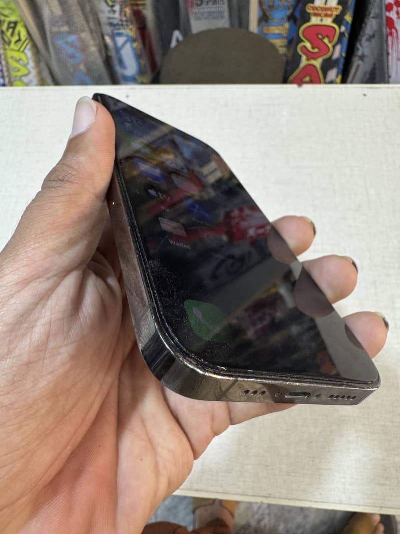 Apple iPhone 13 Pro 1