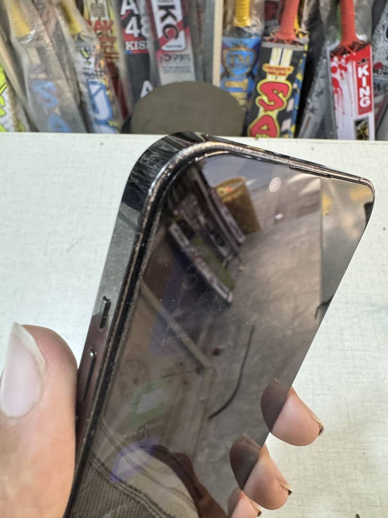 Apple iPhone 13 Pro 3