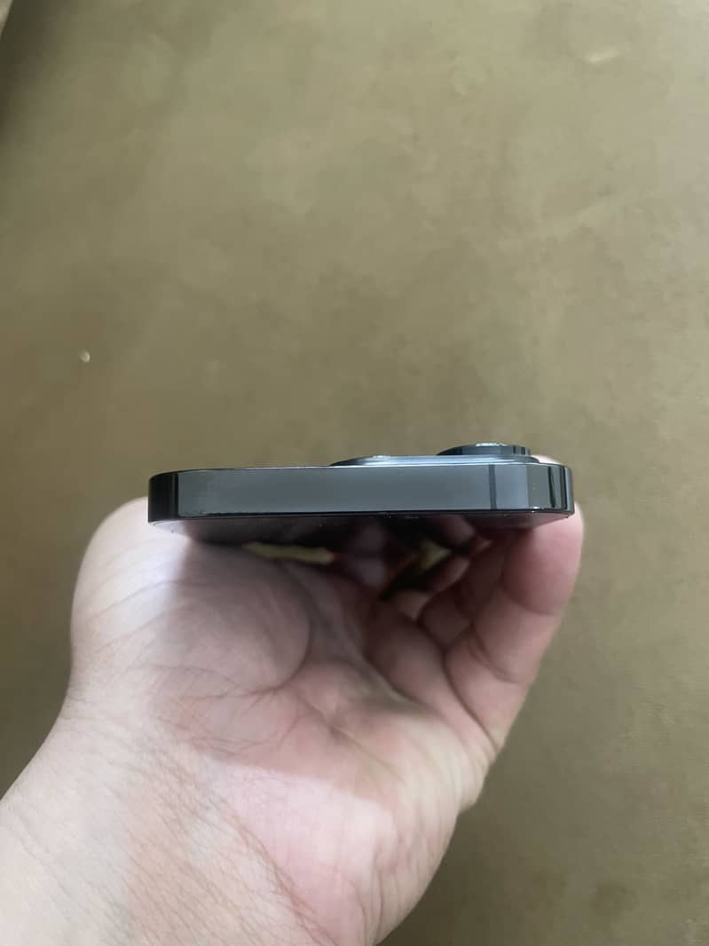 Apple iPhone 14 Pro 2