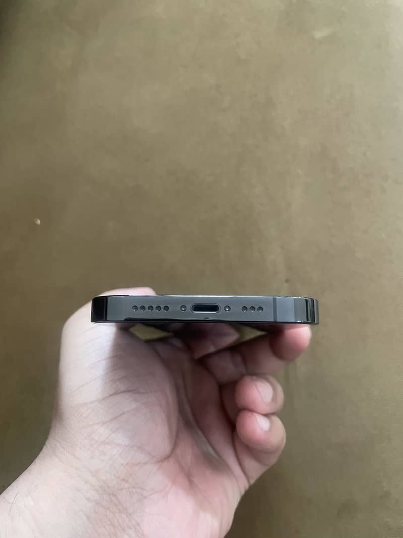 Apple iPhone 14 Pro 4