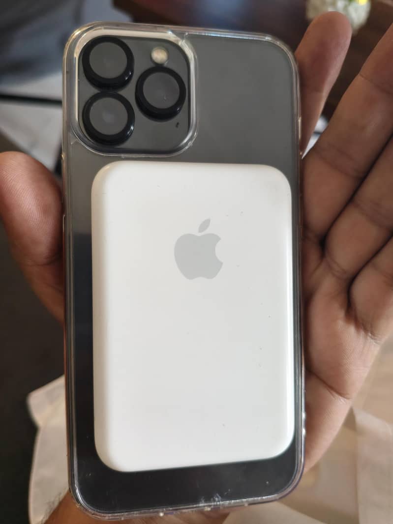 Apple iPhone 13 Pro Max 4
