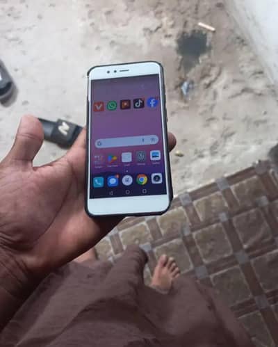 Huawei Nova 2 Plus.   4/128.   (03416735036)