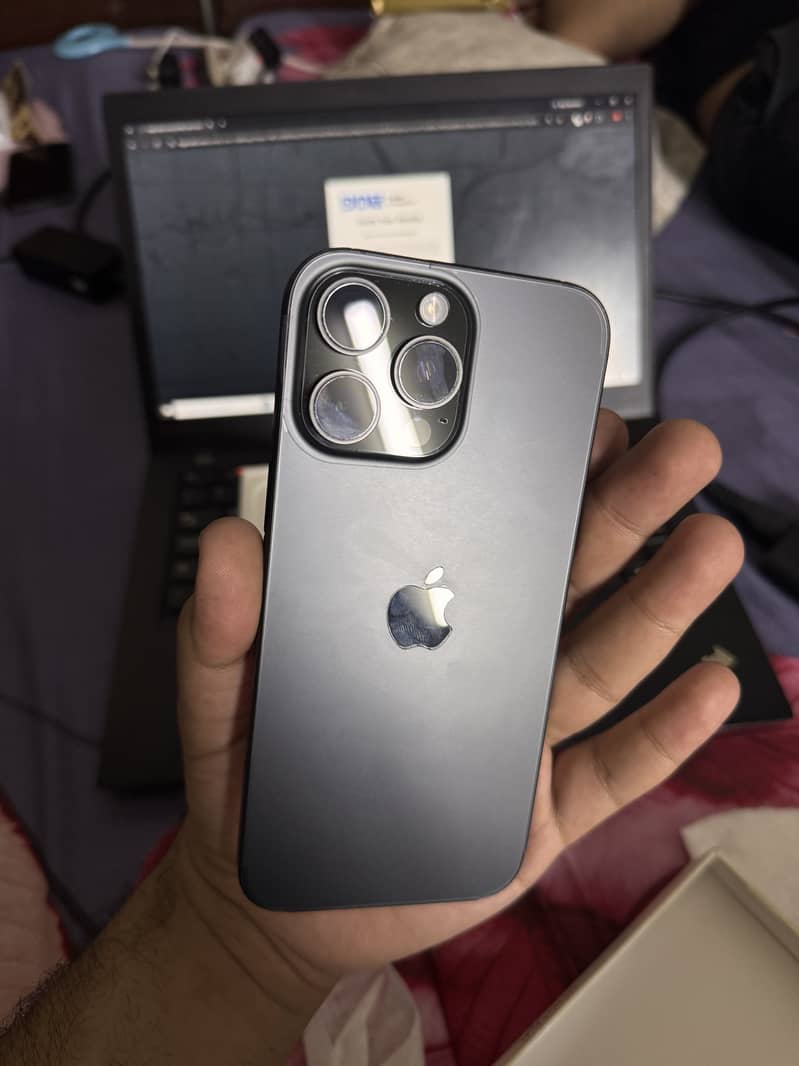 Apple iPhone 16 Pro Max 2