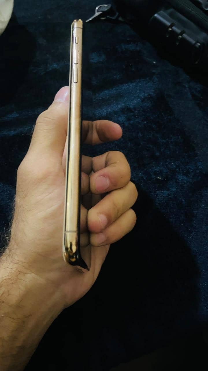 Apple iPhone 11 Pro Max 1