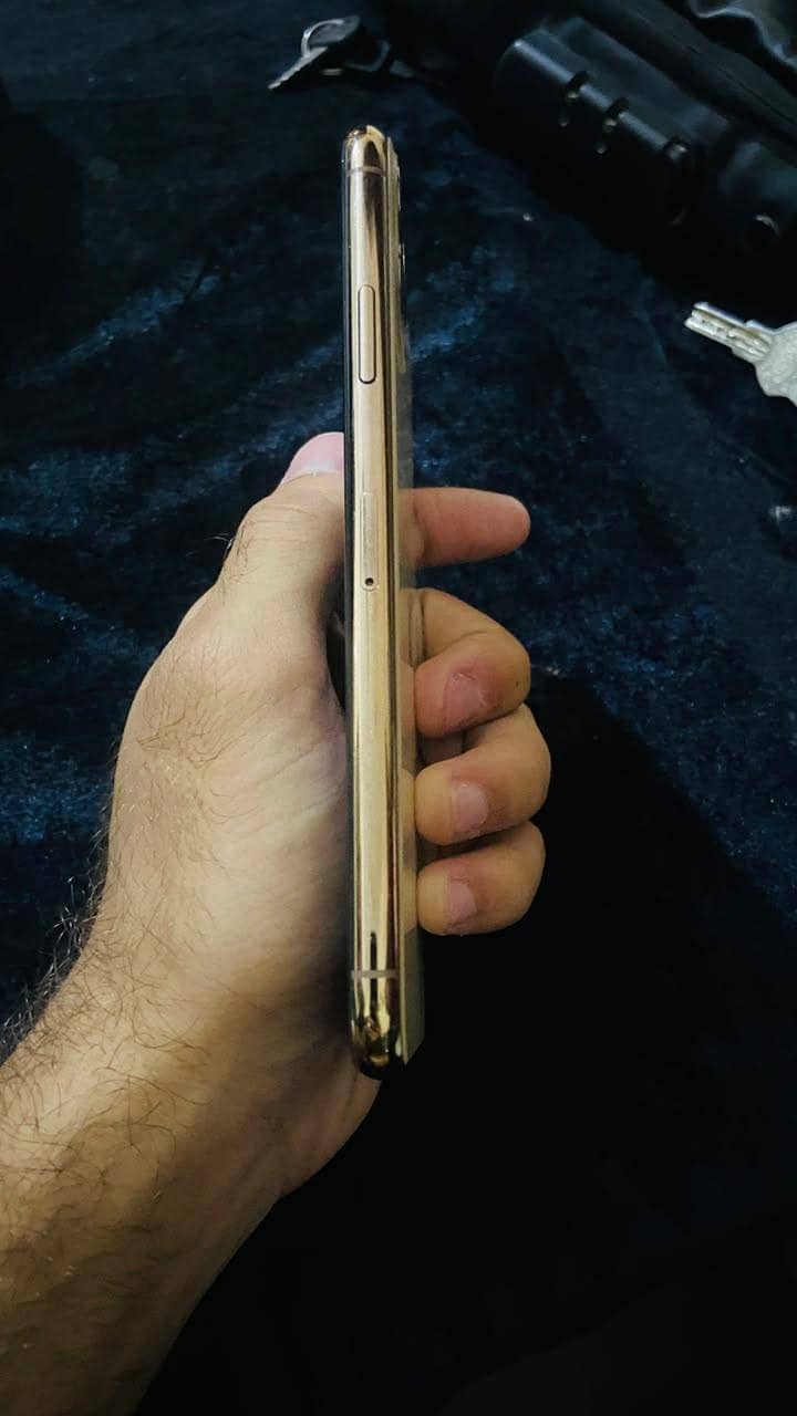 Apple iPhone 11 Pro Max 2