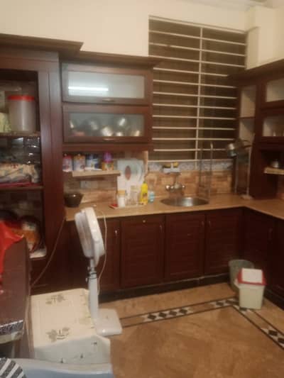 11 marla beautifull neat & clean ground portion available for rent