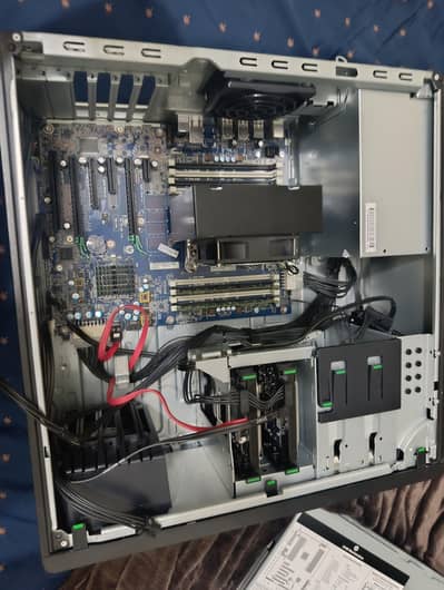 HP Z440 Workstation/PC. Price is negotiable