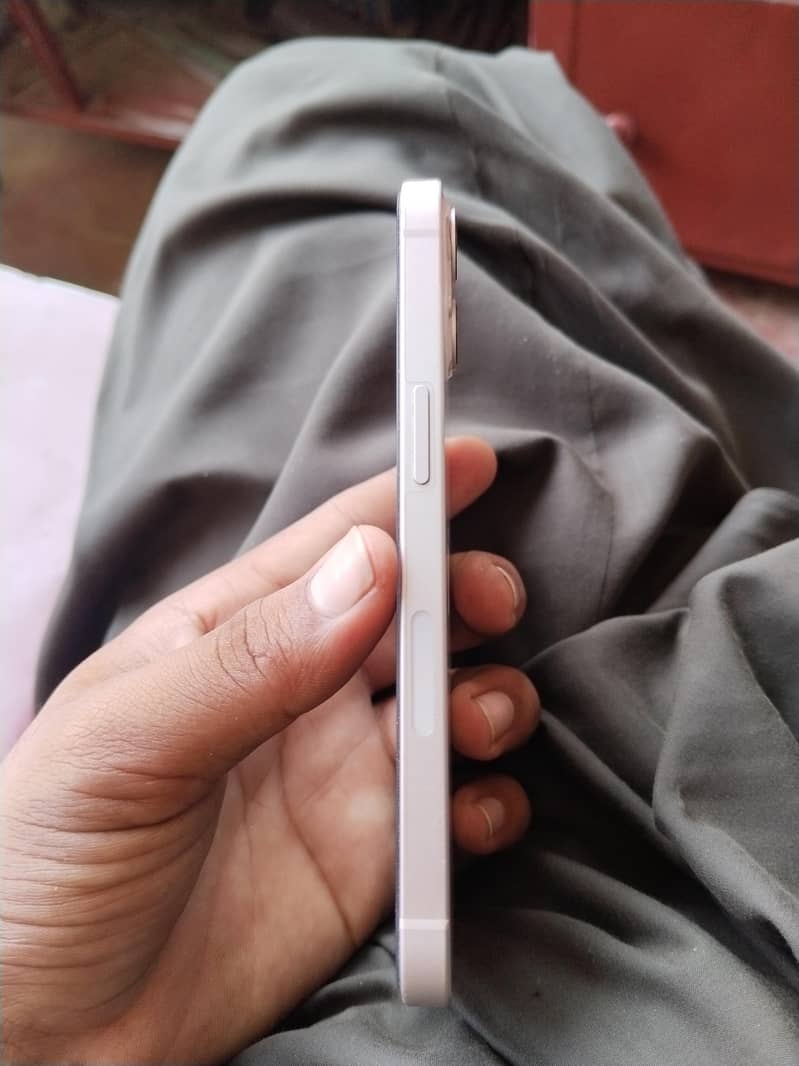 Apple iPhone 13 1