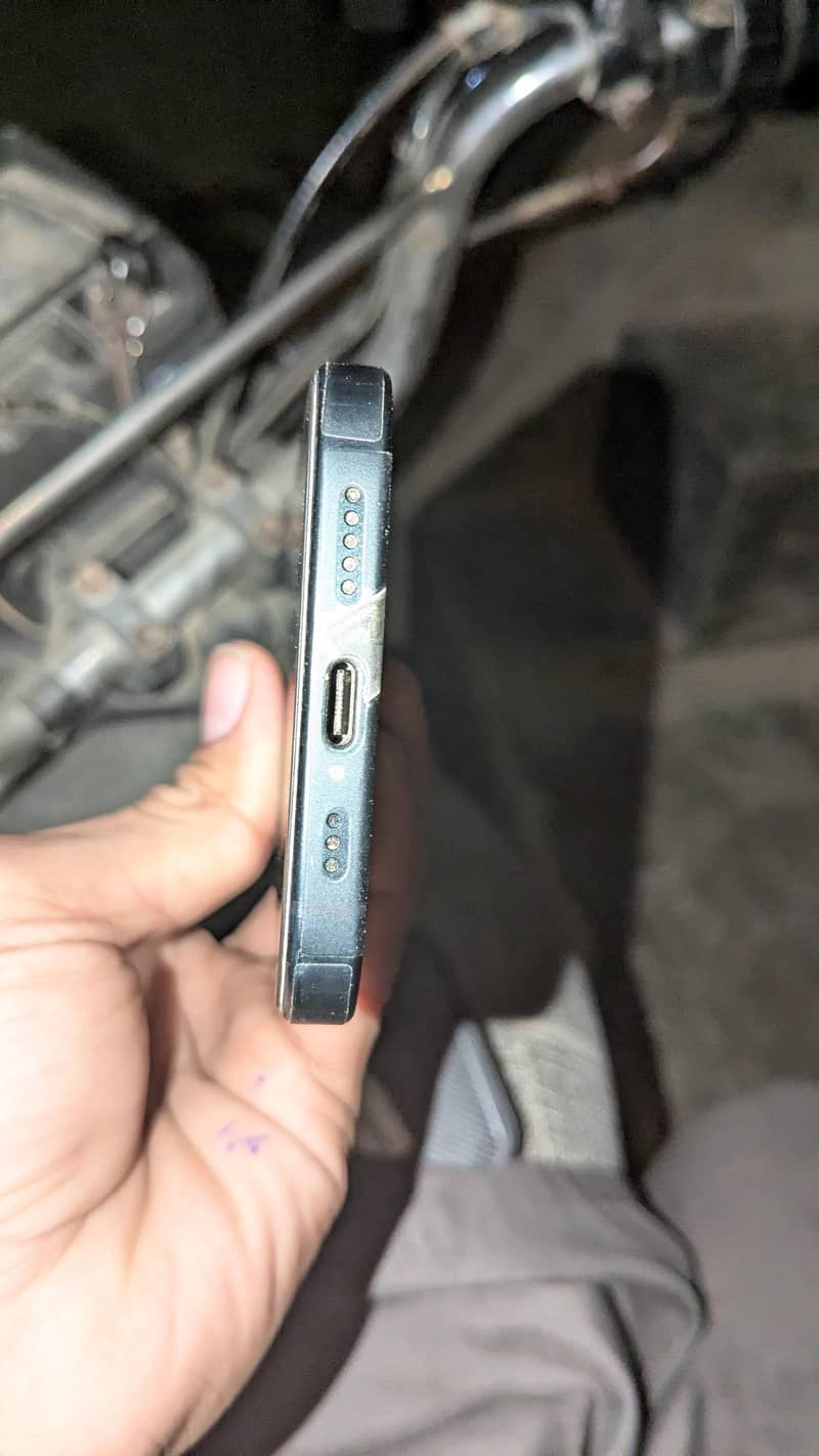 Apple iPhone 15 7