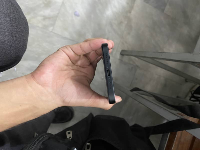 Apple iPhone 15 plus 3