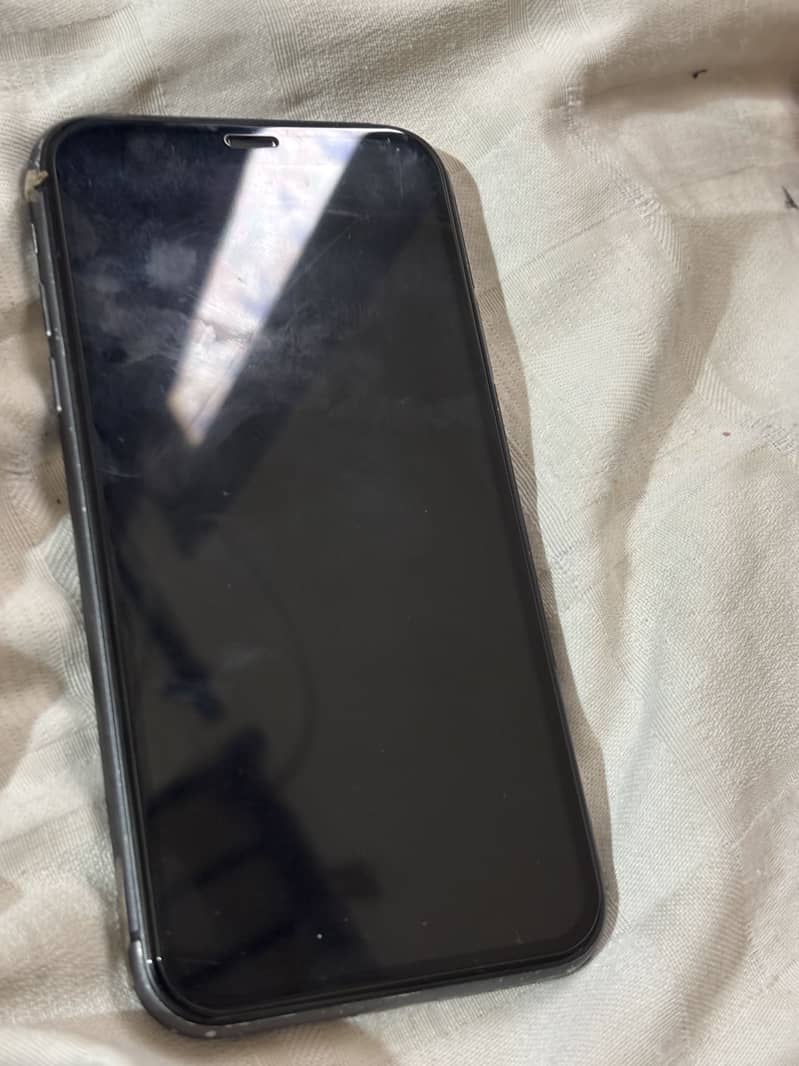 Apple iPhone 11 4