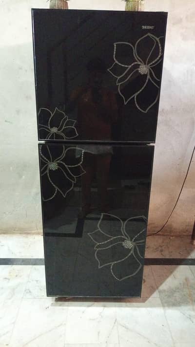 Orient full size  Fridge black glas door